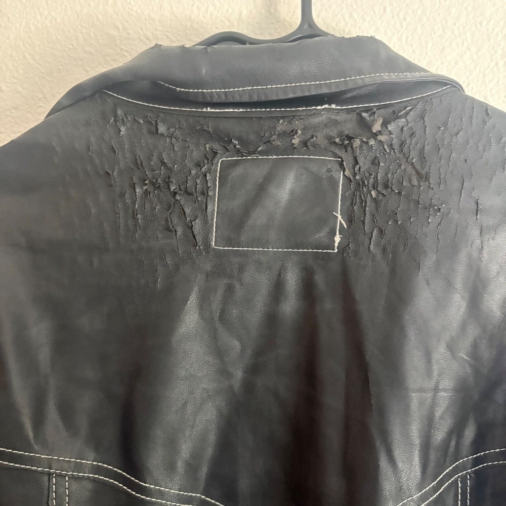 Bershka Black Faux Leather Cropped Trucker Jacket Contrast Stitch Large - Picture 8 of 10